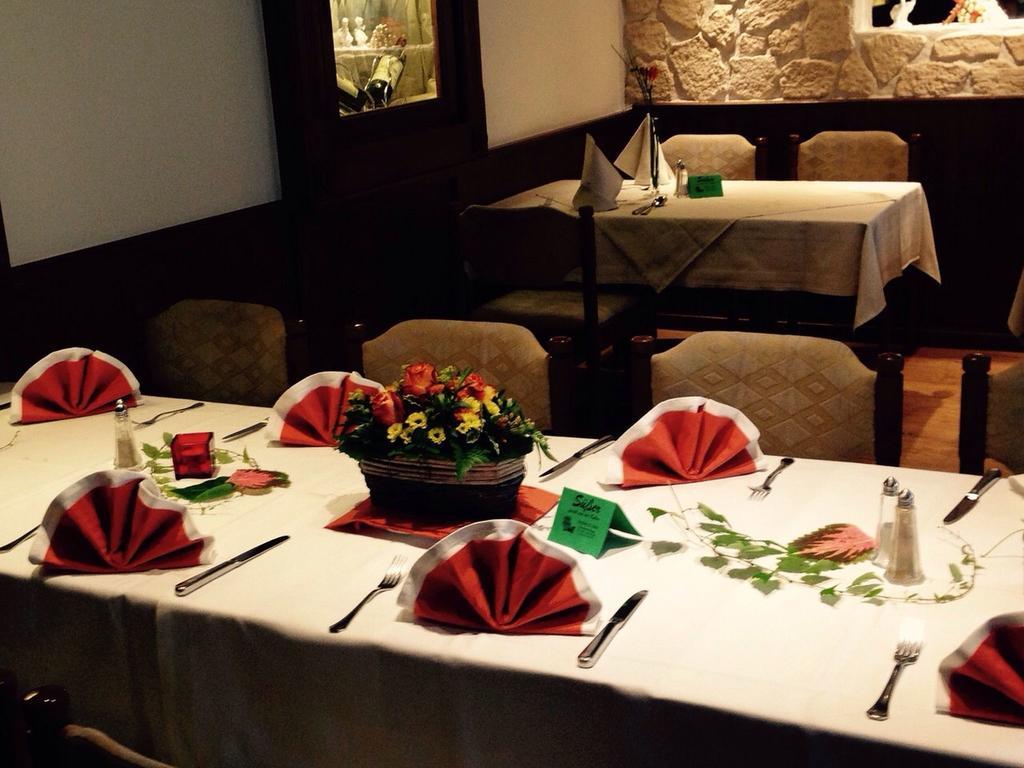 Hotel Die Post Оффенбах Экстерьер фото
